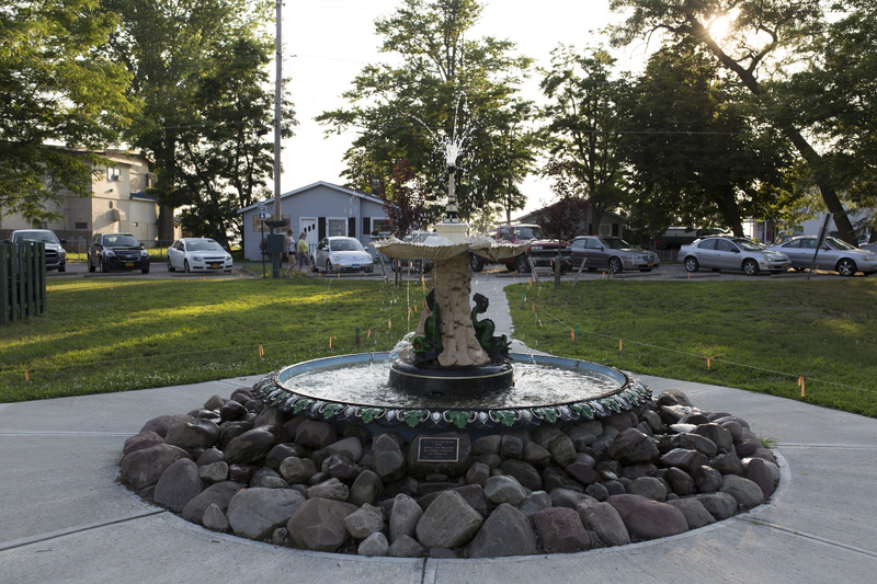 Photograph of Sylvan Beach Fountain - AO-00140-002.jpg