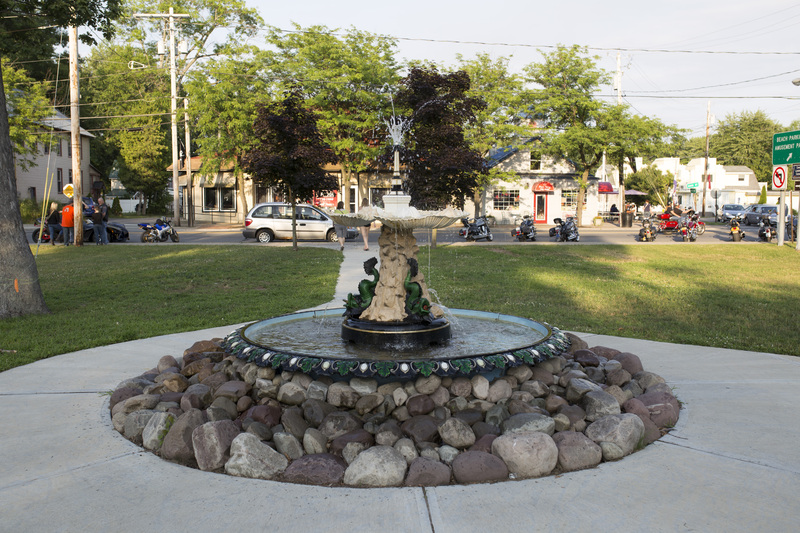 Photograph of Sylvan Beach Fountain - AO-00140-004.jpg