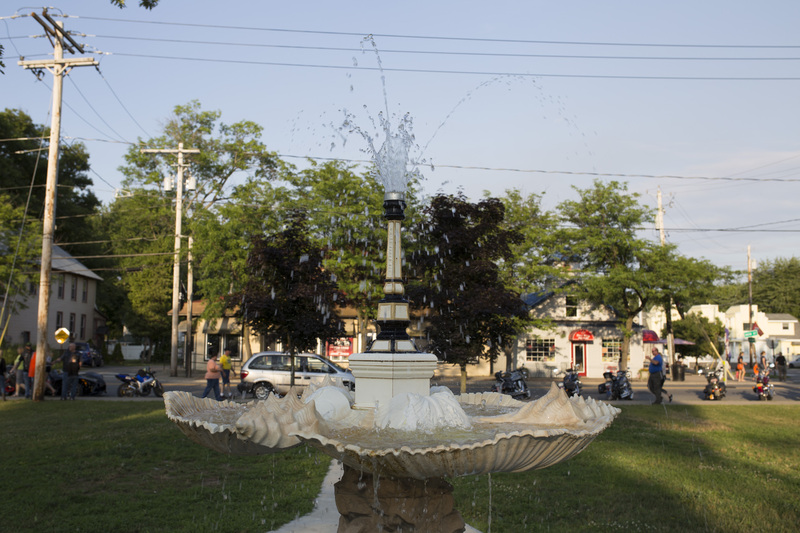 Photograph of Sylvan Beach Fountain - AO-00140-006.jpg