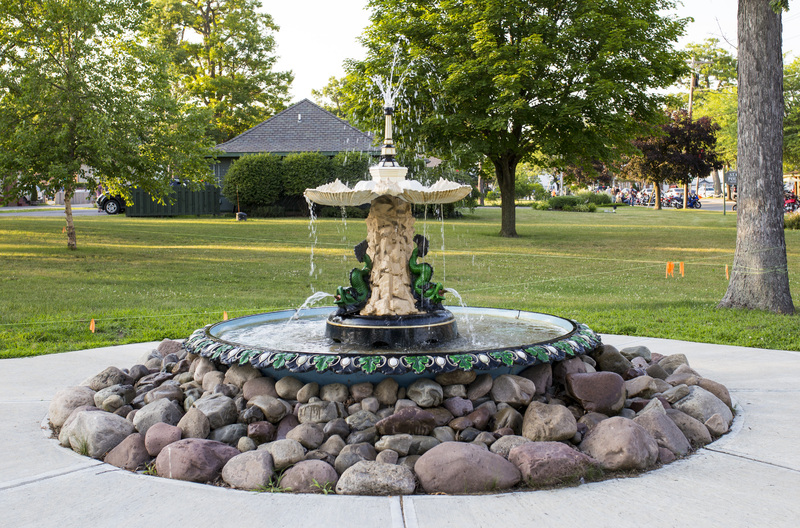 Photograph of Sylvan Beach Fountain - AO-00140-007.jpg